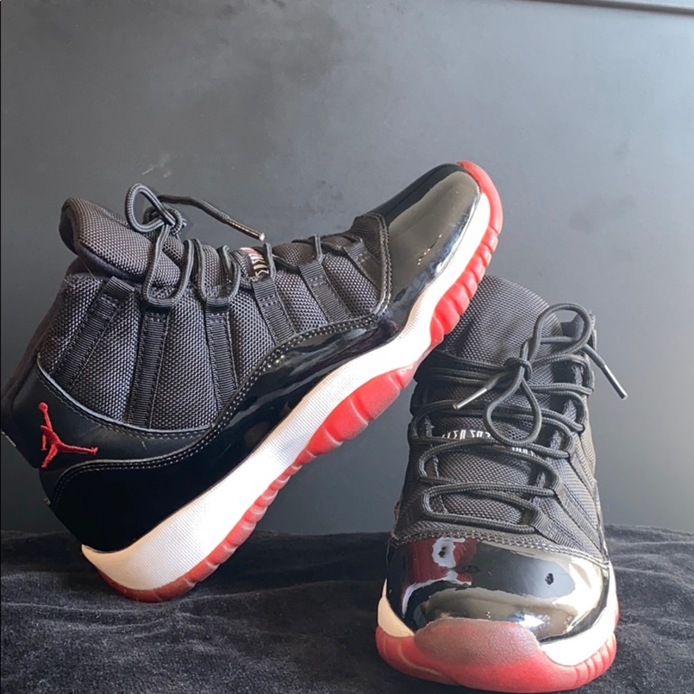 Shoes - Picture 2 of 4